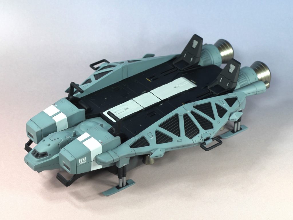 ベースジャバーこちらは基本ストレート組み。電飾するために中のダボなどはかなり切り落としました。合わせ目消しもプロペラントタンクのみ。デカールは少し貼りました。