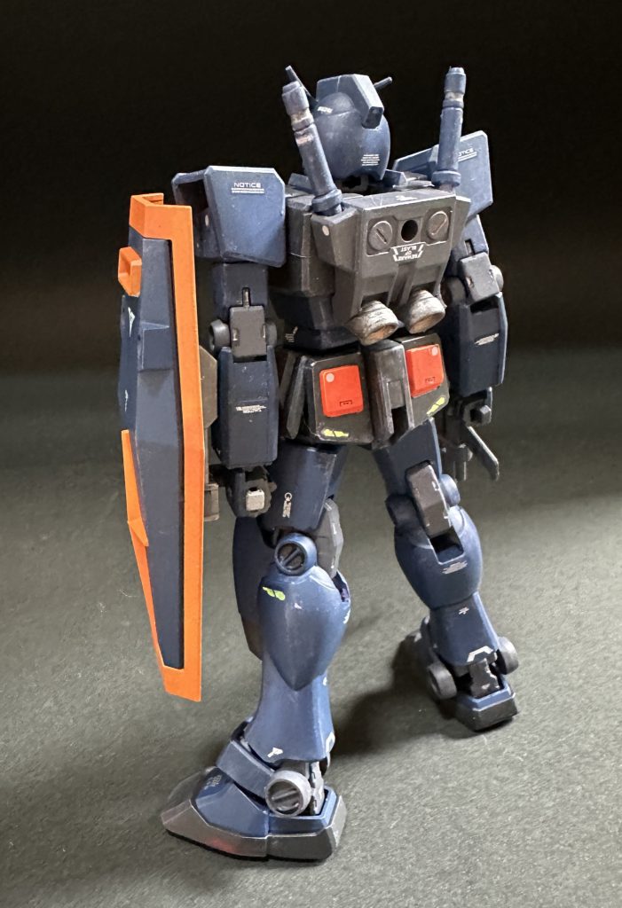 このブルーはパープルでハイライトをつけると調子が出てくるように思います。