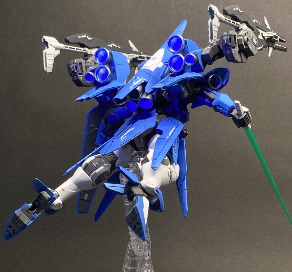 (・・・続きです) そこで、専用に開発されたAIフィルターによって、各パイロットの瞬発的な意識の動きだけを共有することで、あたかも「絶対的第六感」によって僚機のパイロットの意識を瞬間的に理解しているかのようなような状態を作り出すことを可能としている。 搭乗したパイロットからは、「危ない!避けてっ!と聞こえたような気がした」「突入する!援護して!っていう声を感じて、瞬間的に反応できた」といった声が聞かれた。このように、音声通信よりも素早く的確な意識の共有がなされることで、今まで以上に作戦行動が俊敏で正確なものにすることが可能と見込まれている。(・・・・っていう妄想設定)