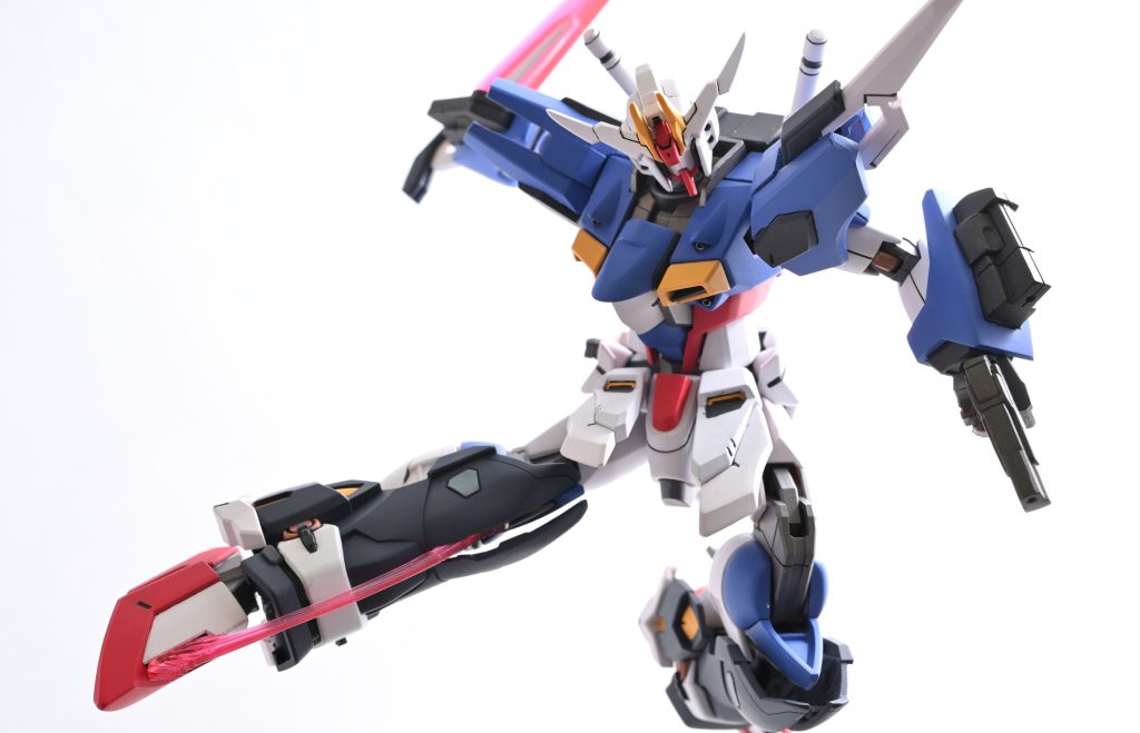 ■ポージング_ビーム重斬脚イモータルジャスティス特有のビーム重斬脚ももちろん出来ます。脛当てのスリットを拡張して、ビームが通るようにしています。