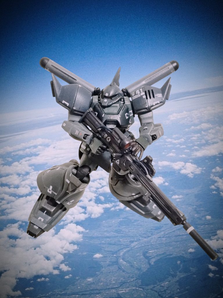 ビーム・マシンガンは指揮官用の背中とよく合いますね🐤