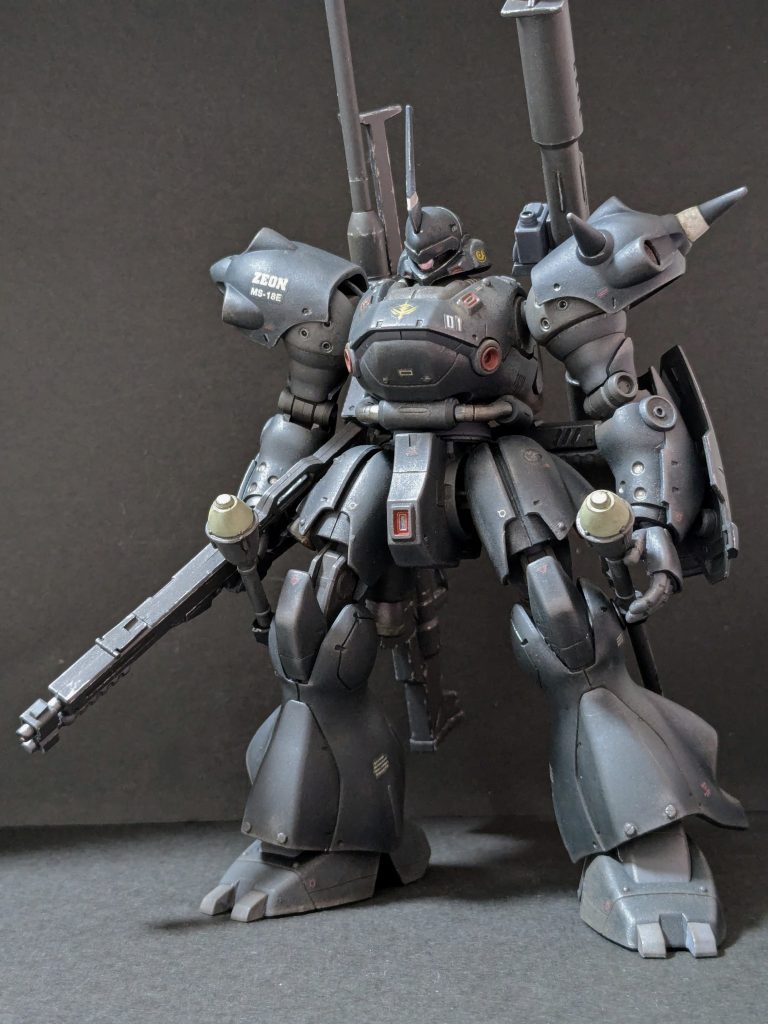 【正面】好きな機体過ぎて汚すのを躊躇し、ほぼ無改造で塗装後しばらく放置していたのを引っ張り出して、ウェザリングマスターで少しだけ汚してみました。カラーリングはトーン落としめです。