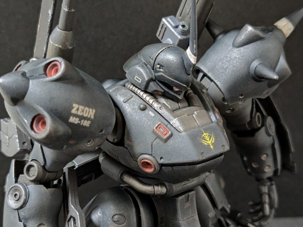 【上半身】ウェザリングをしたのか分からない薄い処置ですが、表面にウェザリングマスター「オイル」を乗せてマットになっています。