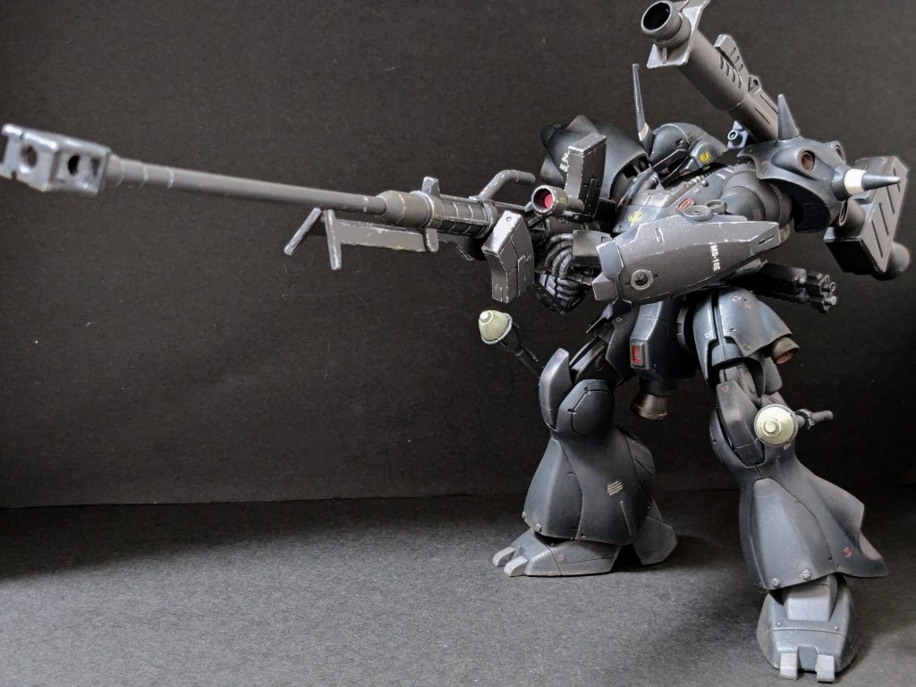 対艦ライフル構え。左腕になけなしのシールドを追加しています。