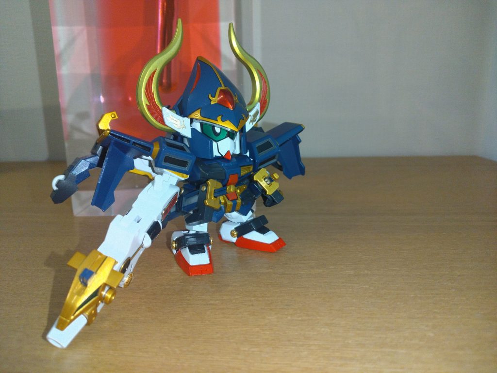 ホントは上下に刀取付なんですが塗装剥げるの怖くて出来てません…(gundam-kao5)