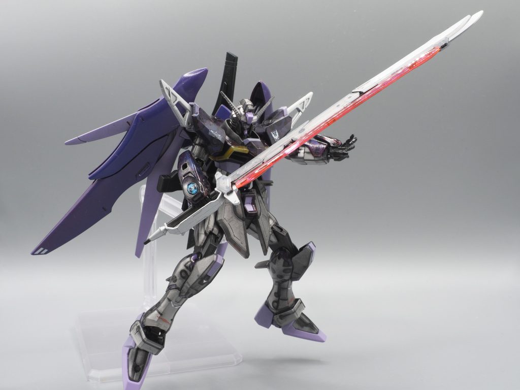 ダークなボティに付属のクリアパーツがしっかり映えます。