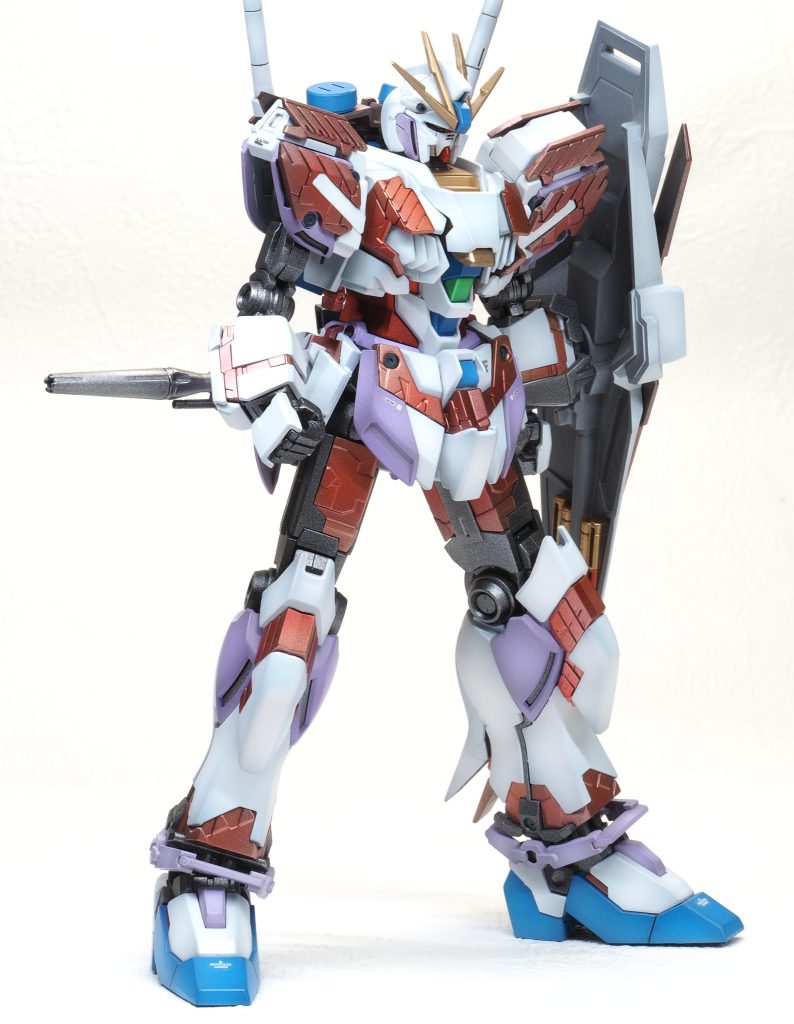 フレーム関係の黒はウイーノ黒→スターブライトシルバーを薄く塗布。コクピット緑はスターブライトシルバー→クリアー緑