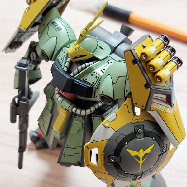 ギュネイ専用ヤクト・ドーガ