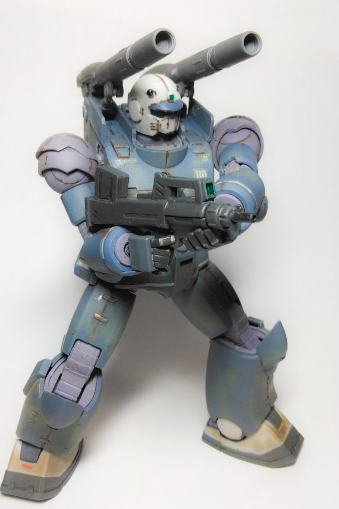 90mmマシンガン射撃姿勢。マシンガンやハンドパーツはジム改から頂いたものです。