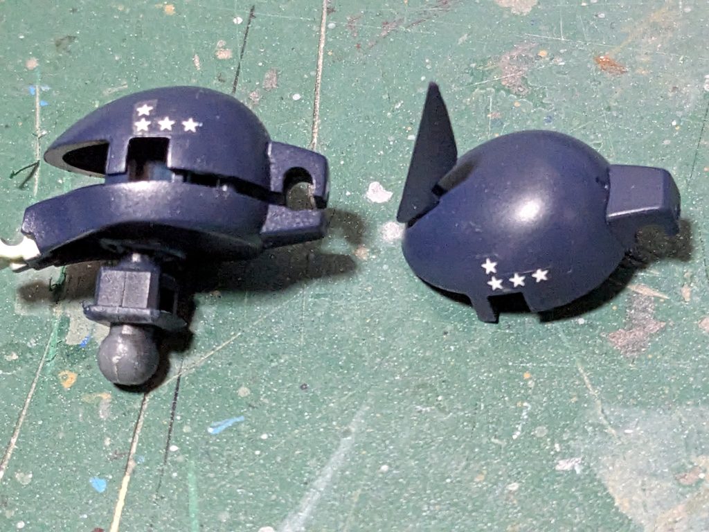 頭の撃墜数は4。5つでエースなので黒い三連星はこの時点ではエースではないそうです。これはガイアがチームでの功績に拘っていて、3人で14機しか撃墜していない為エースには足りなかったそうです。(うろ覚え~w)