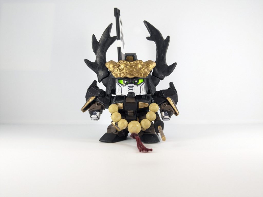 兜のクワガタはパテで自作しました。もっと鹿の角っぽくするつもりが、、、結果オーライです。武田信玄頑駄無の鬼面を取り付けています。