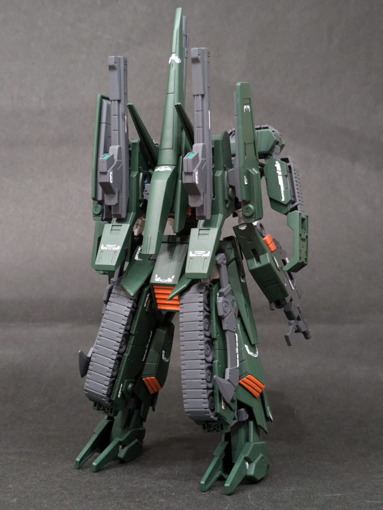 完成品で購入したZZIIをベースに30MM エグザビークルをミキシング。カラーリングはMSV版フルアーマーガンダムをイメージ