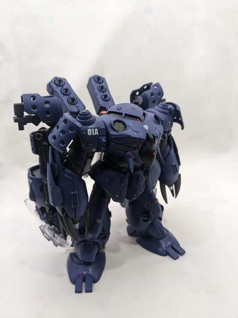 これが噂どまりなのはその実証を示す証拠がないからだ。G資産を隠した部隊は地上撤退の時、乗っていたHLSごと撃墜されて資料と共に消失してしまったと言われている。この話がどこからどこまでが真実で事実なのかわからないため、浪漫ある噂どまりだったのだが・・・終戦から一年ほど後、海を中心として探索しているトレジャーハンターがとある海溝であるものを発見する。それは海溝の間に横たわる一隻の潜水艦だった。その船体にジオンのマークを確認した彼らは色めき立った。