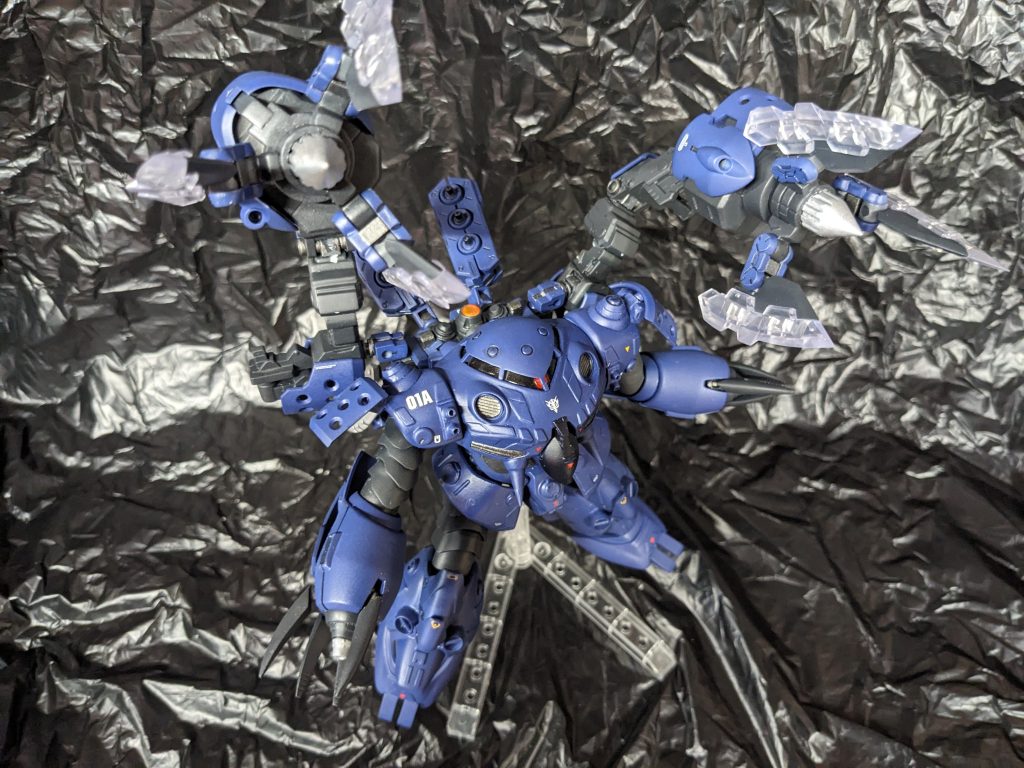 一体あのズゴックは何だったのか?パイロットはどうやって長い時間海底で過ごしてきたのか?どんなインターフェースを使えば6碗の同時操作を可能としたのか?様々な疑問は機体と共に海の闇の中に沈んだ。この疑問が解消されるのはさらに数年後、ア・バオア・クーにて、コンクリートで偽装された秘密区画が発見されるまで待つことになる。そこにはジオンの機密文書などを保管して隠していたようで、問題のズゴックの資料もそこにあった。