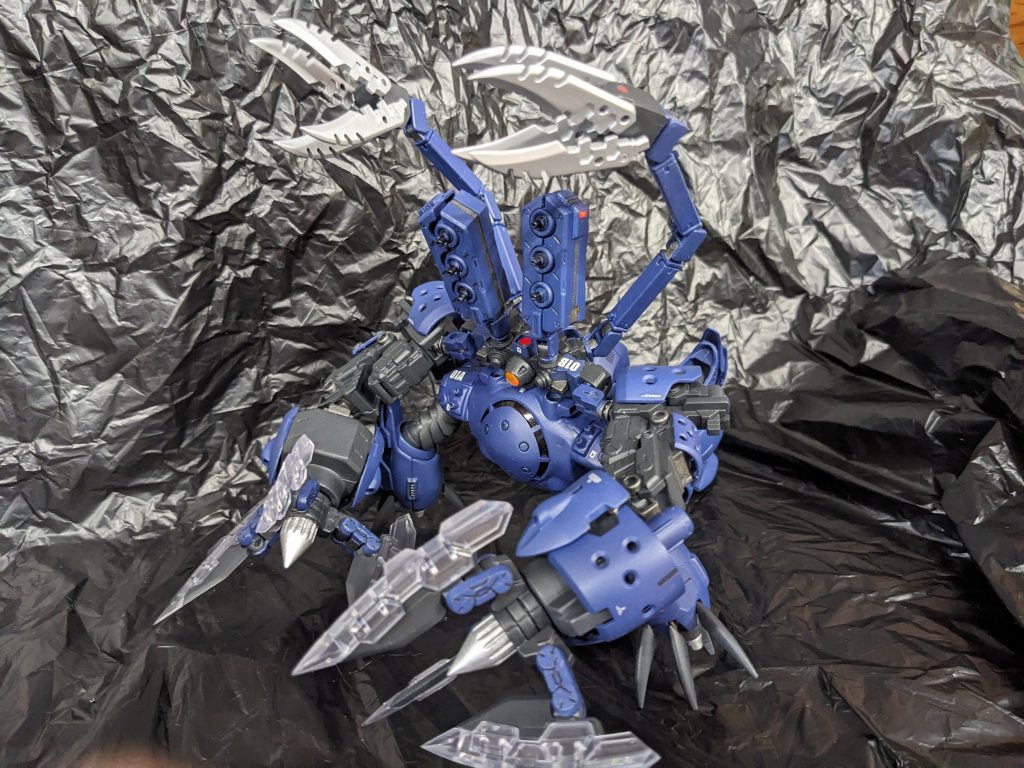 結果として制御ユニットAとBが完成、これはMSの完全自立駆動を可能とするシステムであり、スプリガンは本体と背部ユニットで分離、独立稼働が可能であったようだ。 また、2つある事で片方に不備が出ても作戦継続可能と…実によくやってくれる。実験的にスプリガンに搭載されて駆動実験まではしたものの同時に戦況が悪化、最低限の電力があれば生体ユニットの維持が可能のため、G資金を積んだ潜水艦の護衛として沈められていたのをトレジャーハンターの接近にセンサーが反応、スプリガンは目覚めて例の惨劇を引き起こしたというのが事の顛末である。この資料は一級部外秘として分析官の記憶とともに永久封印された。最後まで見ていただいてありがとうございます。