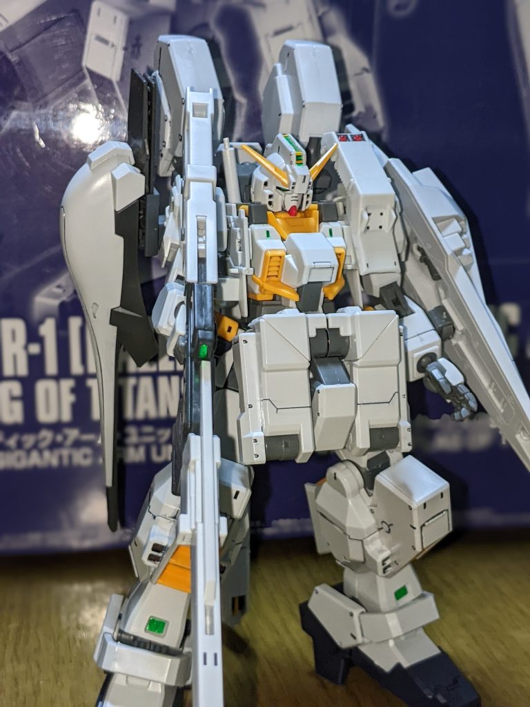 緊急脱出ポッド プリムローズへボディを換装したパターンのヘイズル・アウスラはTR-1系統では一番カッコいいかな、とか思ってます。ハイゼンスレイⅠも良いのですが、このメカメカしいアウスラは藤岡建機先生の真骨頂的デザインのように思います。ここからバーザムにつながるのだなぁ、と良くわかりますね。