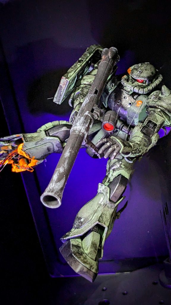 ただではくたばらない、一矢報いて道連れにしてやる…ジーク・ジオン!!