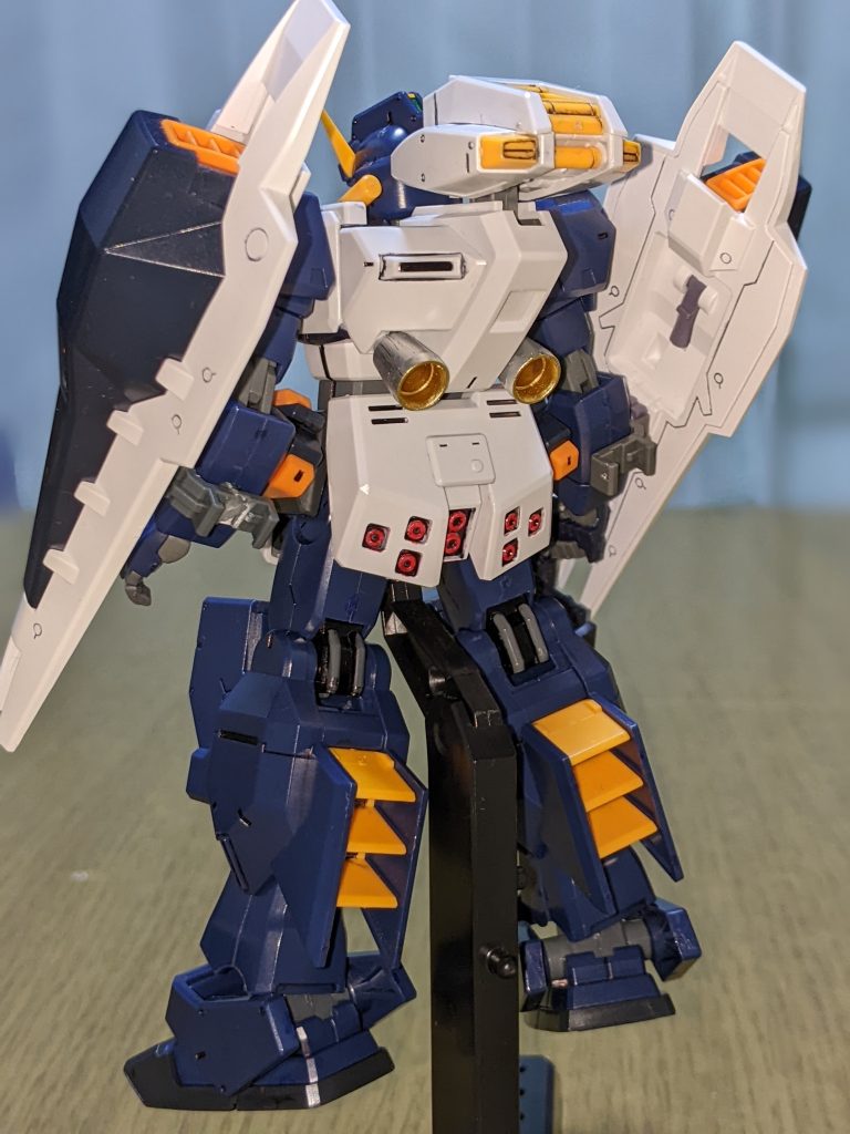 頭部と脚部はジャンクからヘイズル改を用意しました。こちらも15年近く前のものだったのですがお掃除して墨入れしました。