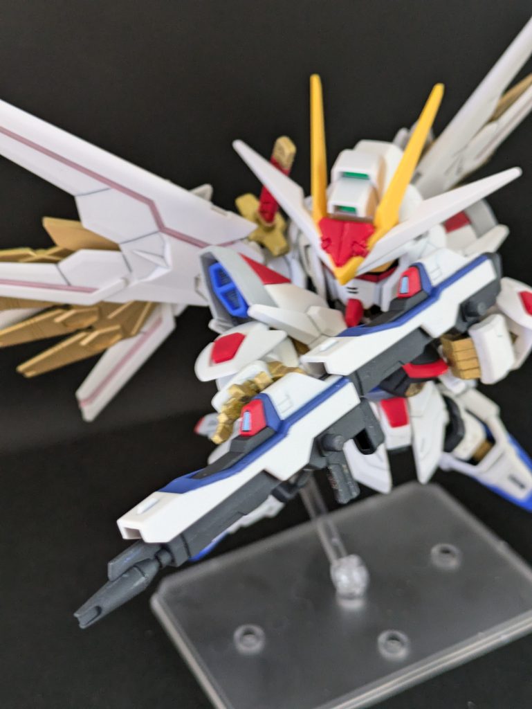 平手を使えばこういうポーズも誤魔化さず。