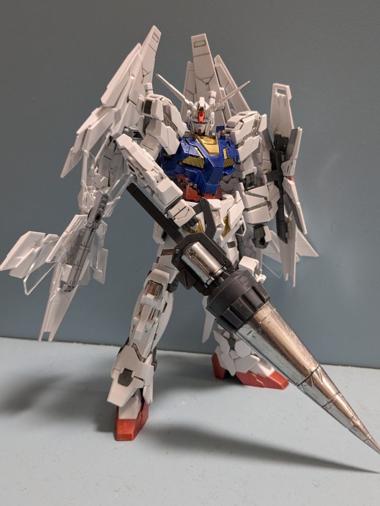 対フェネクス用特殊兵装【A・B・C・D】(アンチ・ビーム・コーティング・ドリル)ビームマグナムの直撃にも正面からドリルの回転で拡散させることにより計算上1発から2発耐えることが出来、サイコジャック対策として圧倒的物理的推進での突撃攻撃用に急造された専用武装。