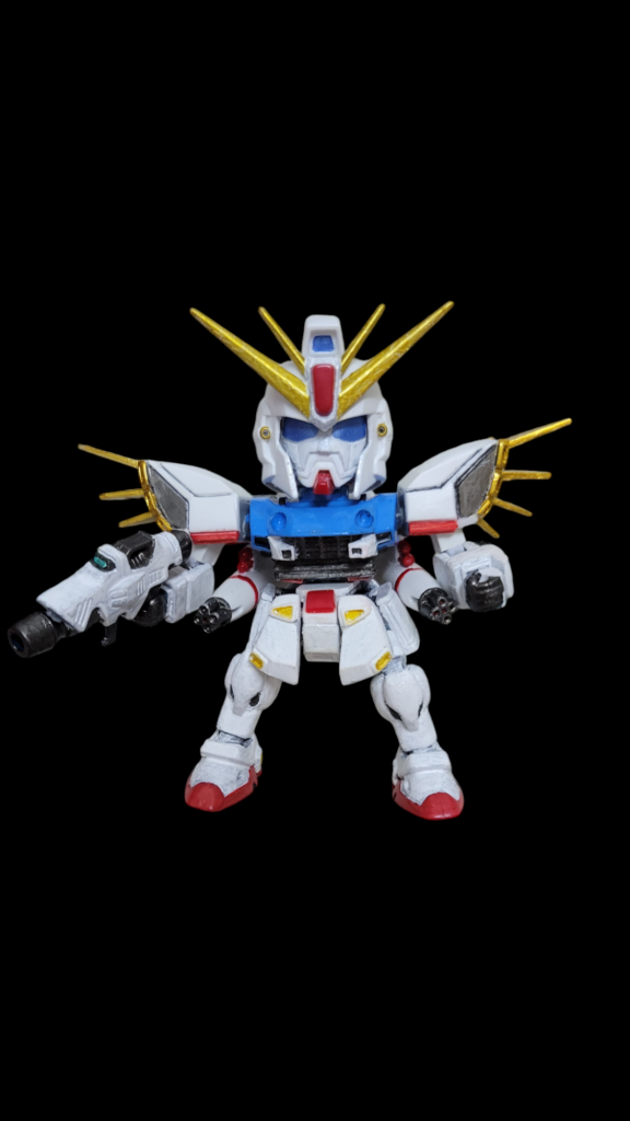 マスク内部に磁石を使用し、マスクが開いた状態を作り出します。