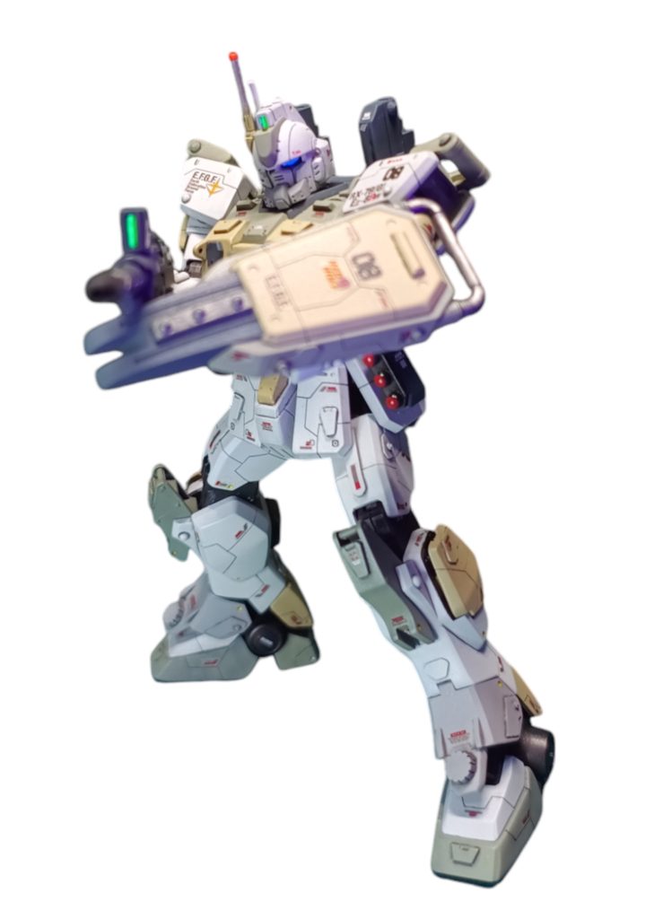 付属武器は、マシンガンとビームライフル。パラシュート・パックのせいで、長モノが入らなかったのかな。そこでIke主任の出番となります😤