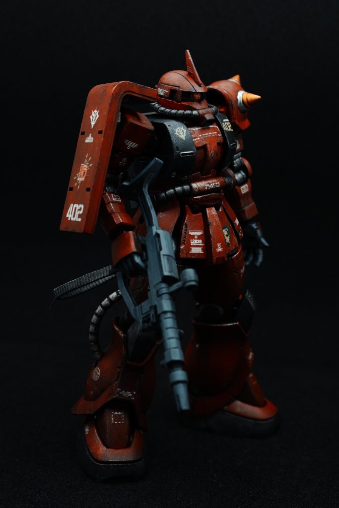 ジョニー・ライデン機と言えば高機動型ですが、こっちの通常仕様にも乗ってたはず。塗装は黒立ち上げのオール筆塗りです。