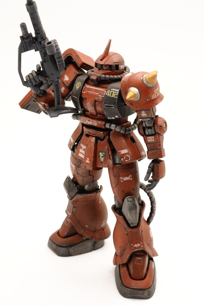 というわけでジョニー・ライデン仕様のザクⅡでした。これからも家庭の隙を突いて色々作っていきたいと思います!