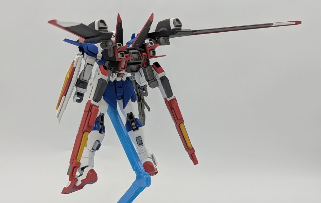 スラスター部分はウェザリングカラーで軽くウォッシングしています。アーラシルエットはフォースシルエットを意識して配色しました。