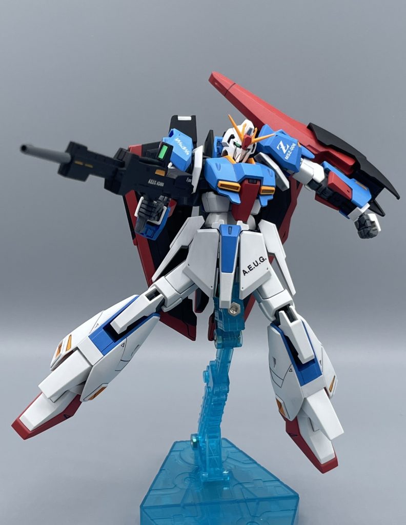 可哀そうだが…直撃させるッ!! Zガンダムの標準装備であるビームライフルは、伸縮が可能であります。 しかし・・・・ このビームライフルのギミックはこれだけではなく・・・・