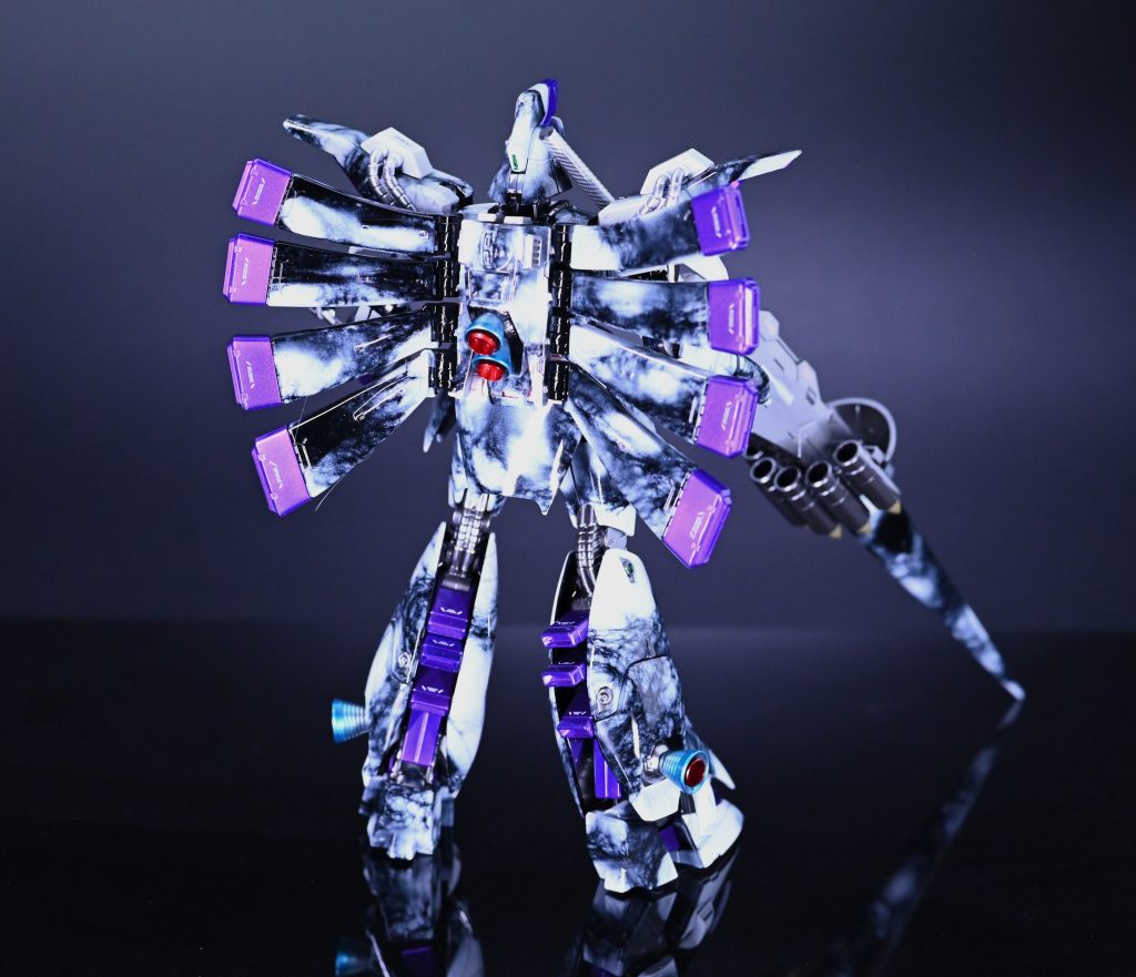 バーニアは4つとも内側にもう一つバーニアを追加しています