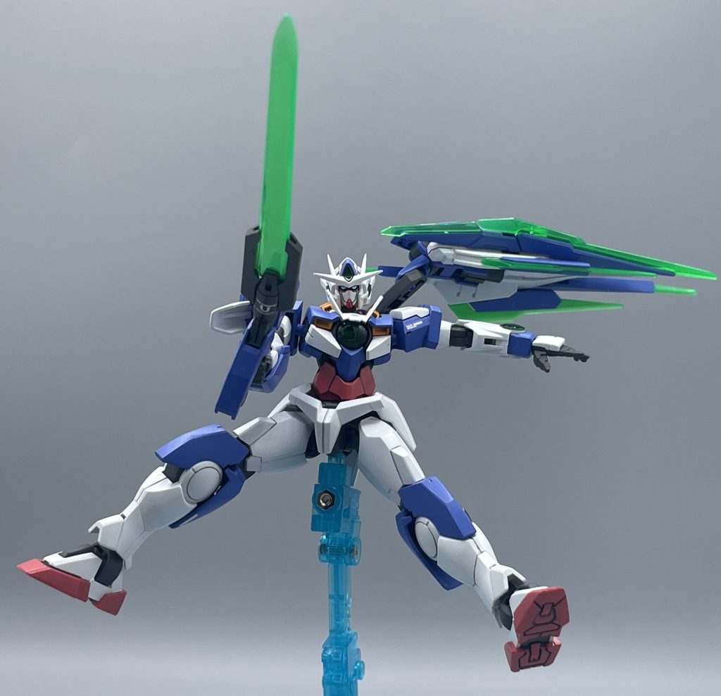 GNソードＶ［ライフルモード］　刀身を横に向ければ、ライフルモードに切り替わります。