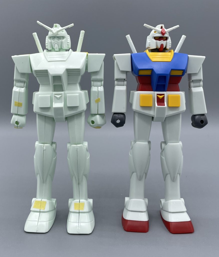 2ショット 造形はそっくり。ですが・・・!! 組み立ててみるとこのキットに込められた45年の技術と進化の証を確かに感じられます。