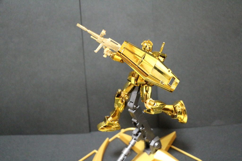 足の可動域も凄い