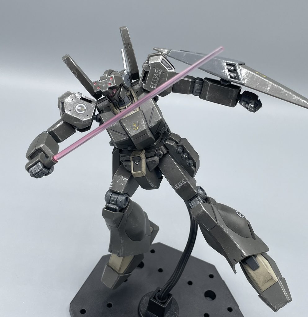 ビームサーベル 出力調整によって、ビームの成形量を変えることが出来ます。個人的に、この薄桃色のクリア刃は綺麗で大好きです。