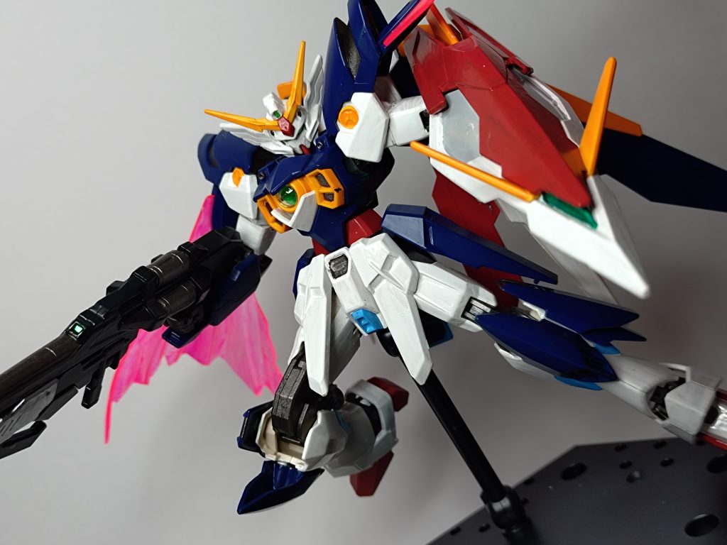 連結バスターライフルカスタム&シールドTHE・ウイングガンダムといえばこの装備。各種センサー部はラピーテープ。バードモードは塗装が剥げそうだったのでやめときます。