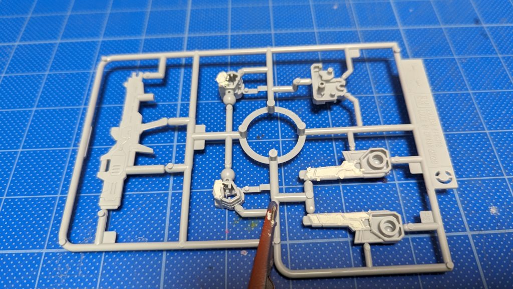 裏側はほぼ作りこみが必要