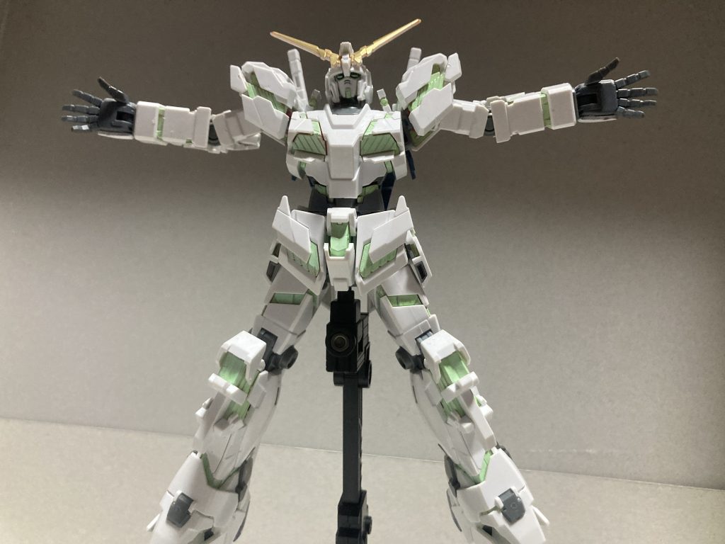 コロニーレーザーを止めるための盾✖️3はありません…RG版ならあるけど束ねるスタンドがないので(;_;)