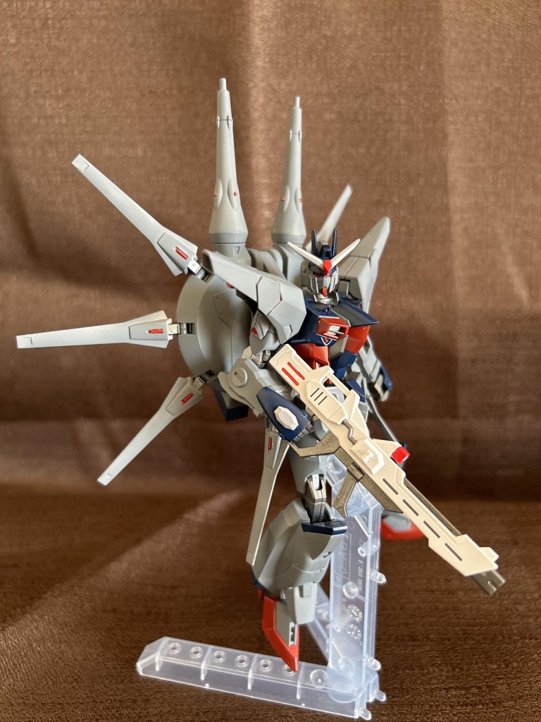 ビームライフルはイモータルジャスティスの物を塗装して使用しています。