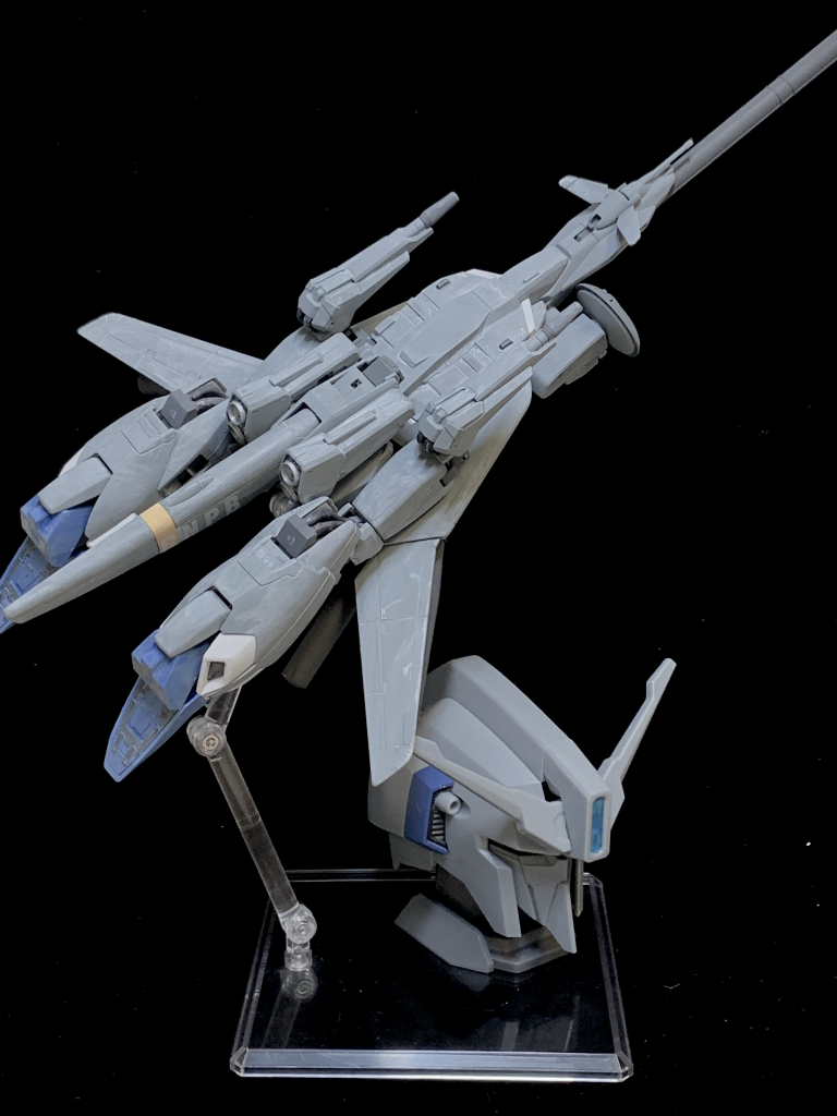 ガシャポンのゼータヘッドと一緒に〆。家ではこれで飾っています。ご覧いただきありがとうございました。カラーレシピ：バーニアノズル：タミヤエナメルクロムシルバーレドーム：ファレホモデルカラーコールドホワイト、ガンダムマーカーメタグリーン足裏、その他グレー部：タミヤエナメルジャーマングレー頭部脇ブルー：ファレホメカカラーティターンブルー脚部チューブ：ガンダムマーカーヘビーガンメタリック 