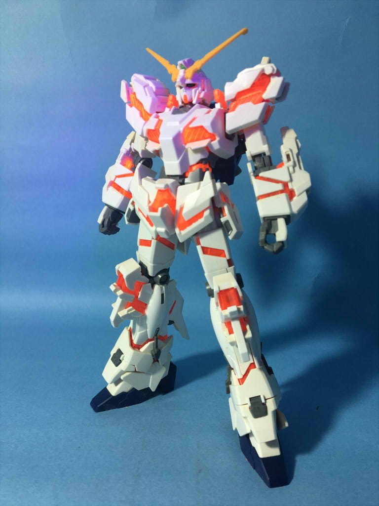 HGUC 1/144 ユニコーンガンダム デストロイモード(斜め左前)