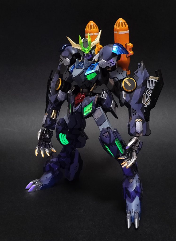 1.    グリプス戦役後の地球のティターンズ残党が結成した“ネエル・ティターンズ”。その勢力圏内である旧サンフランシスコ・エリア近く、オークランドのニュータイプ研究所で製造された強化人間用水陸両用モビルスーツ。開発コードネームは“ネイバル・ウルバリン”。