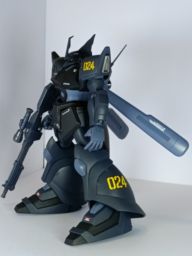 ビームマシンガンはスコープ部を変更。あと黄色の機体番号は漫画「ジョニーライデンの帰還」を参考にキマイラ隊で空いている番号にしています。