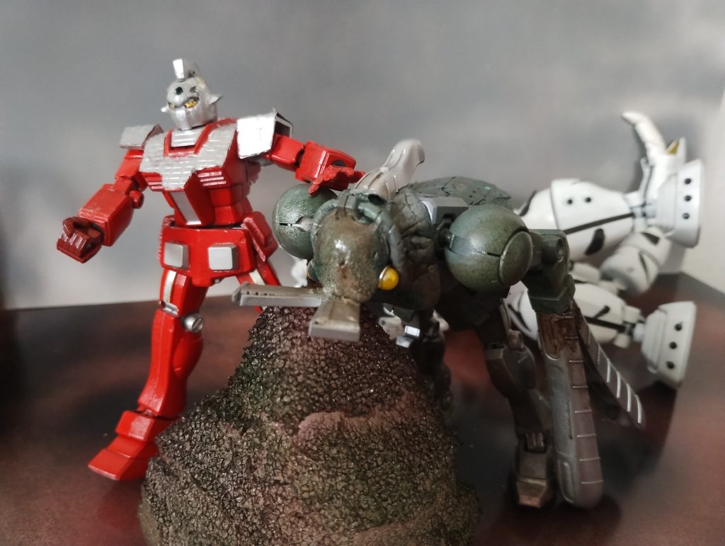 シェルビーがデンキオーをノックアウト。そしてセブンが攻撃。岩にシェルビーの頭をぶつけようという戦法。これはさしものシェルビーも参りました。最後の勝利はウルトラジムMkセブンに輝きました! 【おわり】