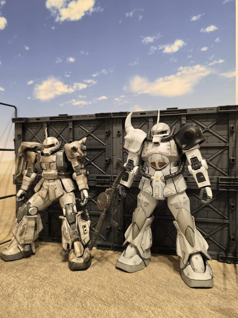 急遽、地球での任務を命じられたマツナガは、地上活動用にグフに搭乗する事となった。その間にザクの修復も行う、という設定です🫡