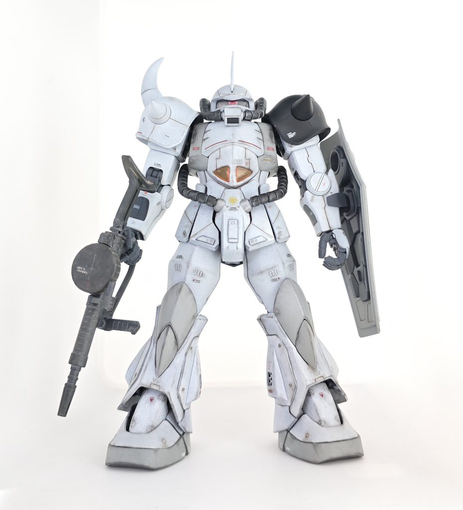 ヒートロッドは非装備。マツナガ氏の要望で、左ショルダーアーマーは視界確保を優先とし、角を取り除いた特注品を装備している。