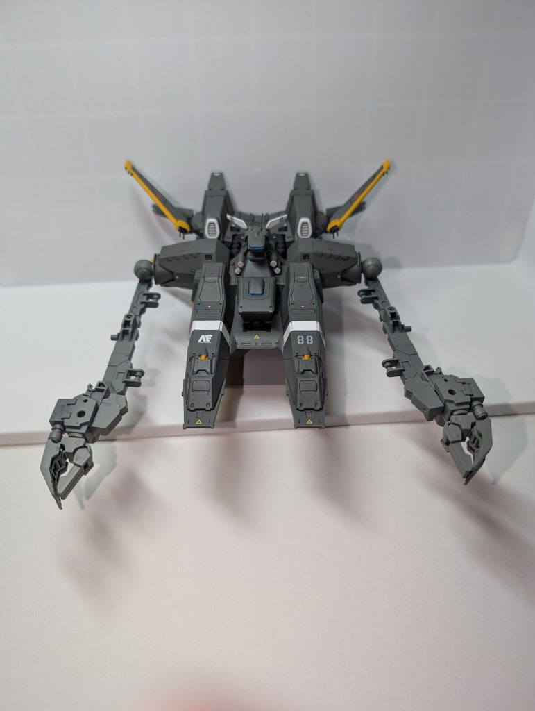 「ていうか、もう全部つけましょうよ」は？「全員、こんな事もあろうかと共通規格のハードポイントを設けてますから」はあ？「せっかく作ったんですから、ビスト財団の人には全部お持ち帰りいただきましょう。お残しは許しません」コレらに対して、更に費用を請求しようってのか…？こいつらは？整備主任は、コロニーレーザー級の溜息をついた…