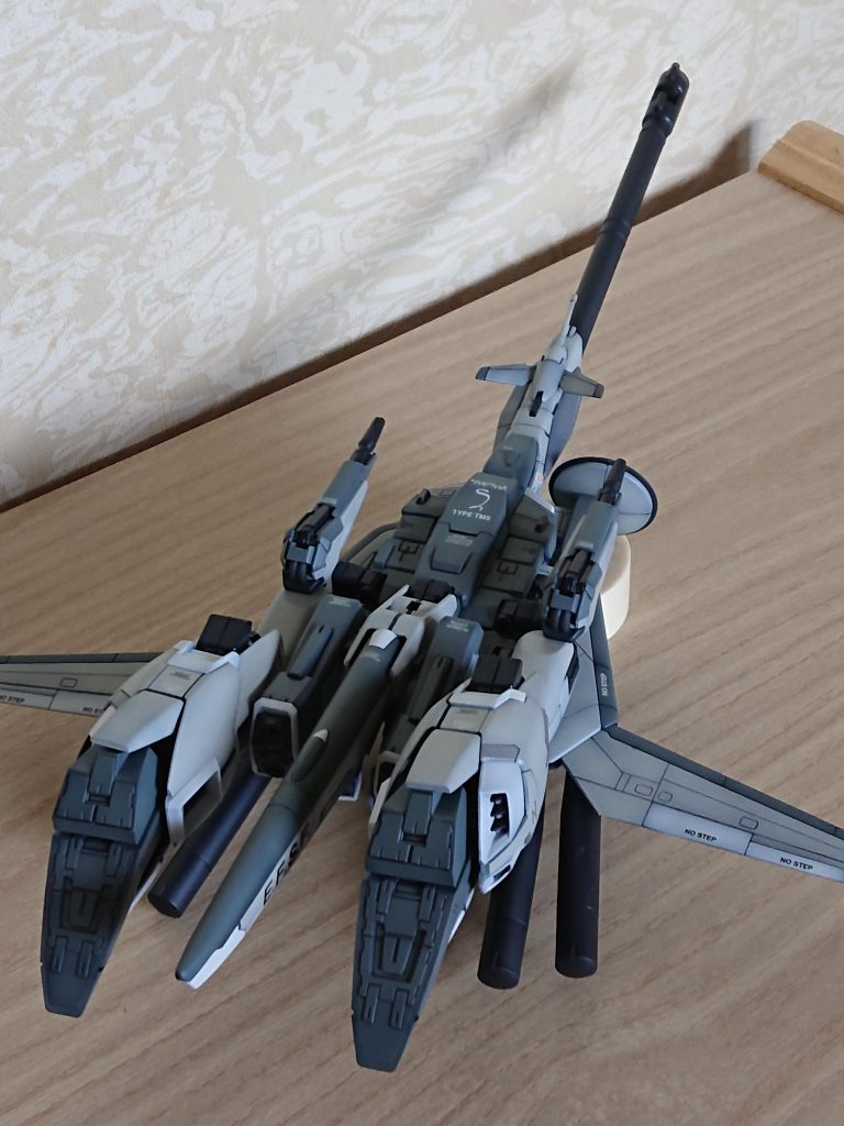 ウェイブライダー形態の方が好きです。