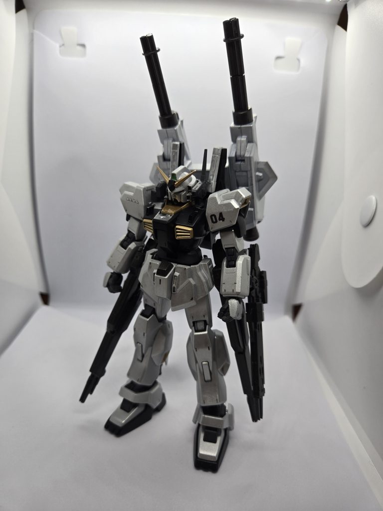 腕部に搭載されたビームライフルは30mmから流用してます。