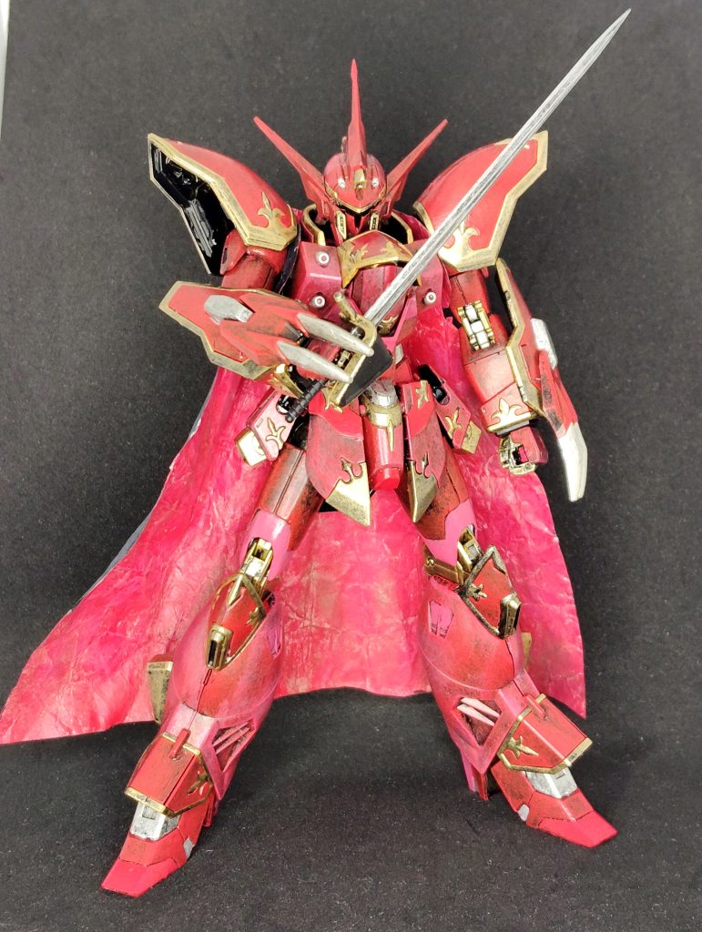 単座の設定なので自律機動兵器ジグラードはありません。替わりにマントを装備しています。